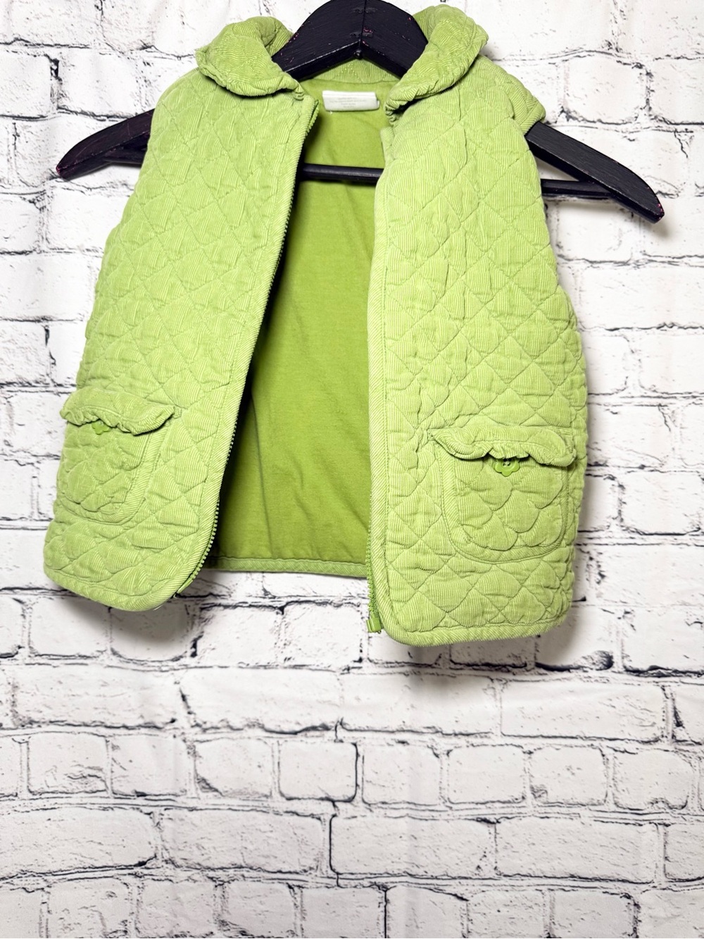 Crazy 8. Kids green quilted vest. Size 4T